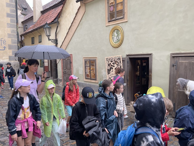 Školní výlet 4. a 5. třídy do Prahy - fotografie 15