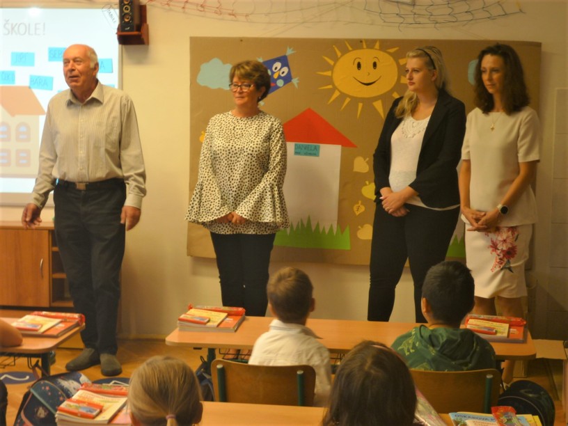 Slavnostní přivítání žáků 1. třídy - fotografie 2