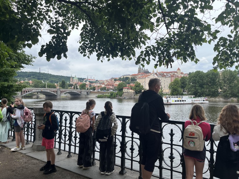 Školní výlet 4. a 5. třídy do Prahy - fotografie 3
