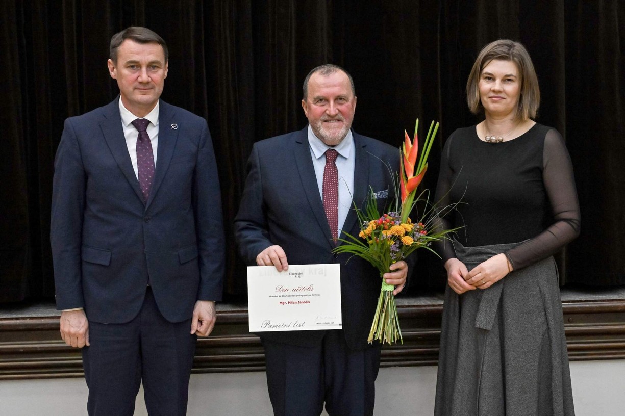 Ocenění Mgr. Milana Jánošíka ke Dni učitelů - fotografie 7