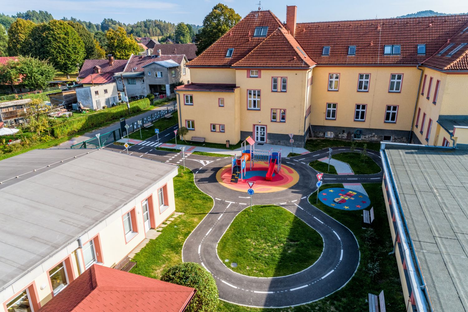 Naše dětské dopravní hřiště soutěží o Stavbu roku Libereckého kraje 2022 - fotografie 3
