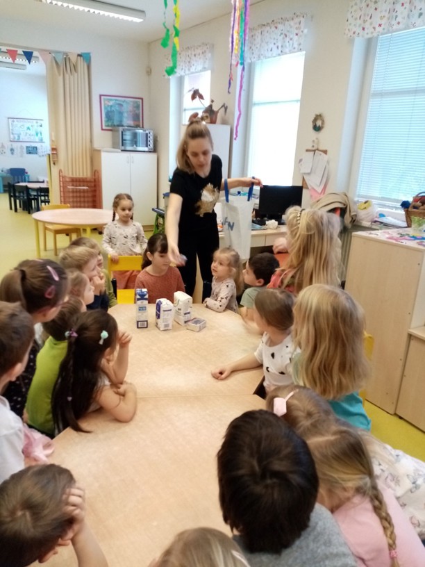 Co se dělo ve školce v únoru? - fotografie 8