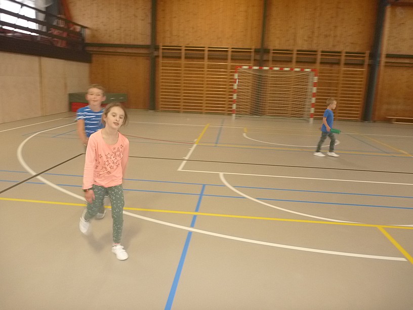 Co se děje u prvňáčků v družině - fotografie 14