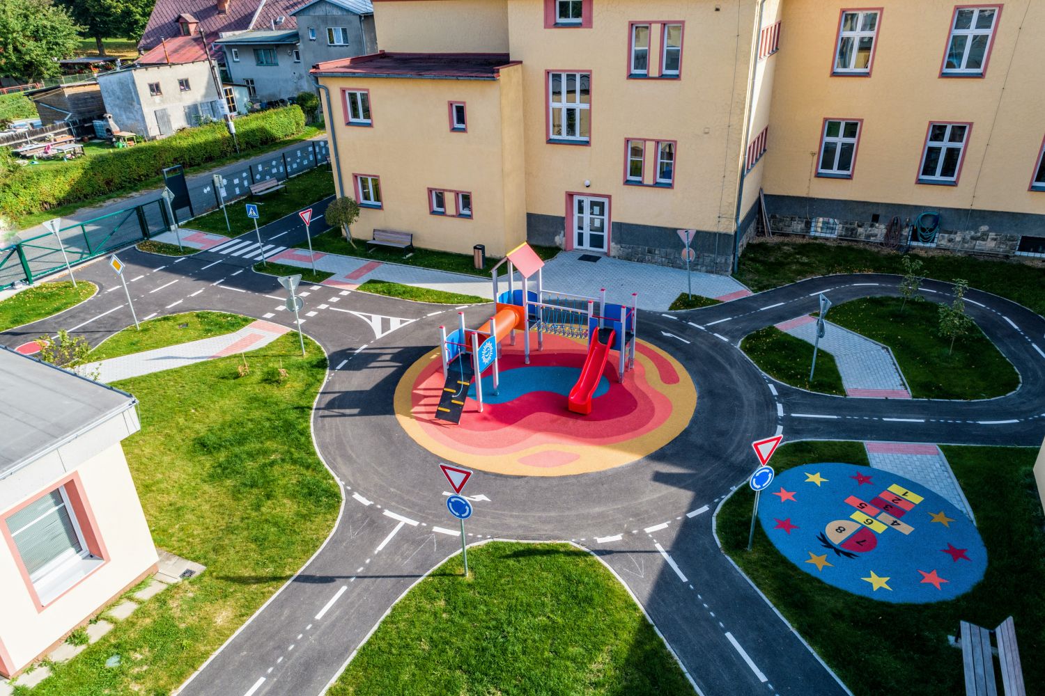 Naše dětské dopravní hřiště soutěží o Stavbu roku Libereckého kraje 2022 - fotografie 4