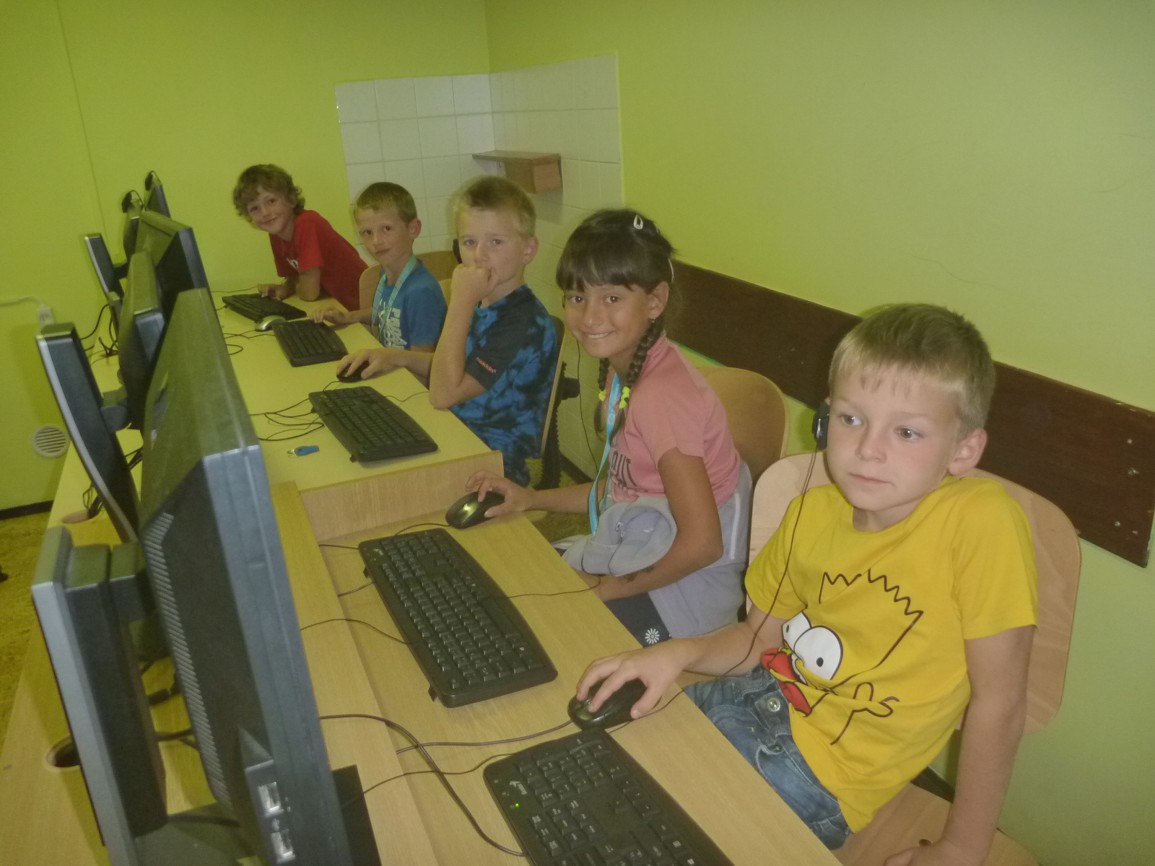 Nový rok ve školní družině - fotografie 13