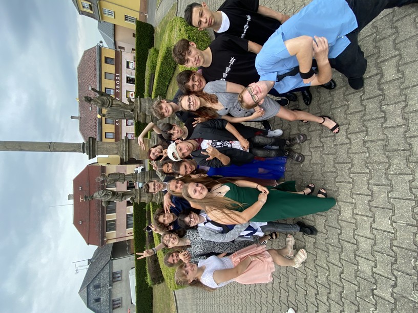 Slavnostní rozloučení s žáky 9. třídy - fotografie 16