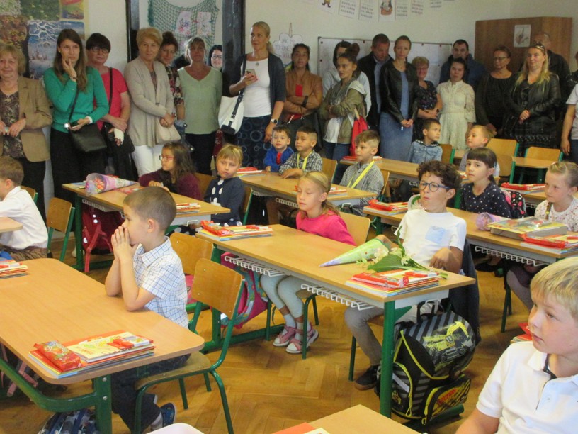 Slavnostní přivítání žáků 1. třídy - fotografie 7