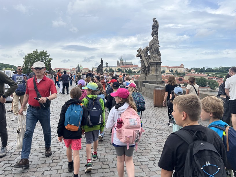 Školní výlet 4. a 5. třídy do Prahy - fotografie 5