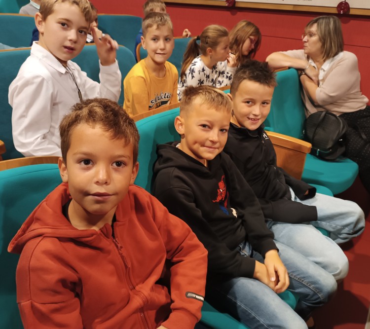 Naivní divadlo - 2. třída - fotografie 2