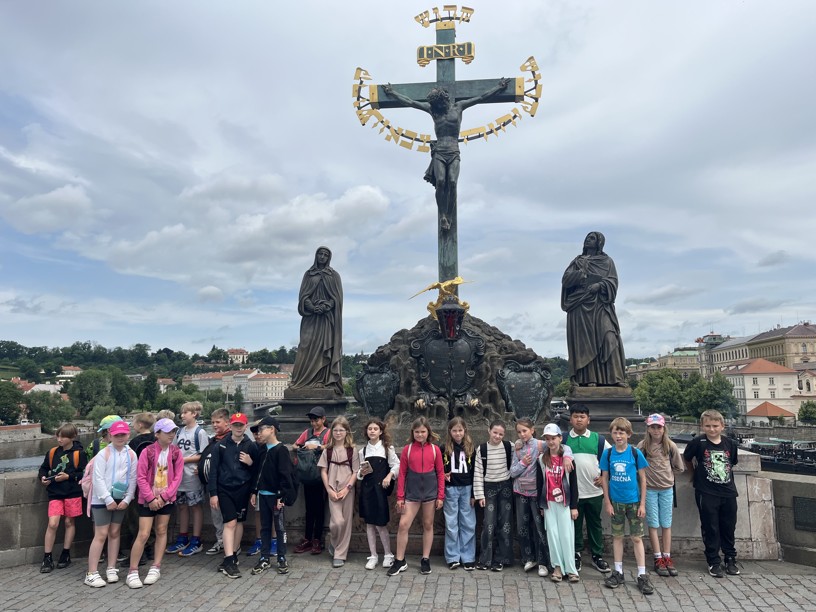 Školní výlet 4. a 5. třídy do Prahy - fotografie 7